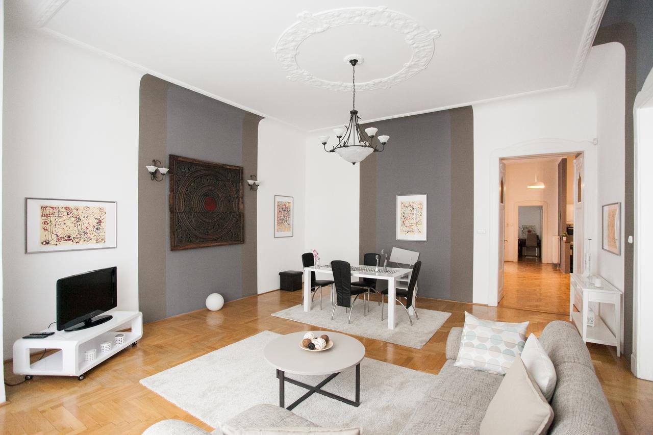 Royal Center Apartment Boedapest Buitenkant foto